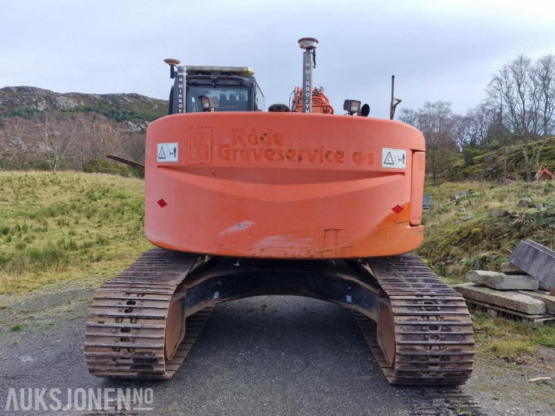 2009 Hitachi ZX225USLC-3 Beltegraver m/GPS/Rototilt med klype/Pusseskuffe, 12800 timer - Ekskavaator: pilt 5 2009 Hitachi ZX225USLC-3 Beltegraver m/GPS/Rototilt med klype/Pusseskuffe, 12800 timer - Ekskavaator: pilt 5