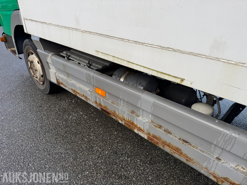 Kasti veoauto 2009 Mercedes-Benz ATEGO: pilt 14 Kasti veoauto 2009 Mercedes-Benz ATEGO: pilt 14