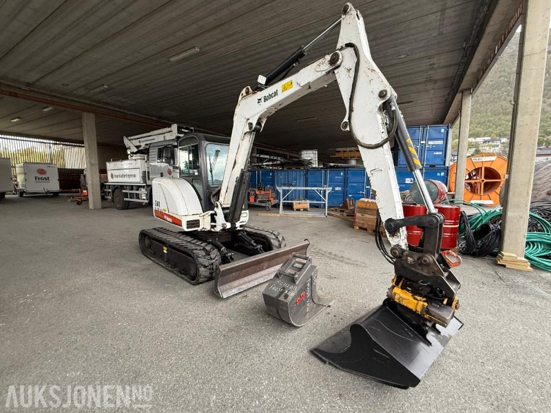 2010 Bobcat 341G Gravemaskin - 2 Skuffer - Engcon tiltrotator - Sertifisert - 6129T - Ekskavaator: pilt 5 2010 Bobcat 341G Gravemaskin - 2 Skuffer - Engcon tiltrotator - Sertifisert - 6129T - Ekskavaator: pilt 5