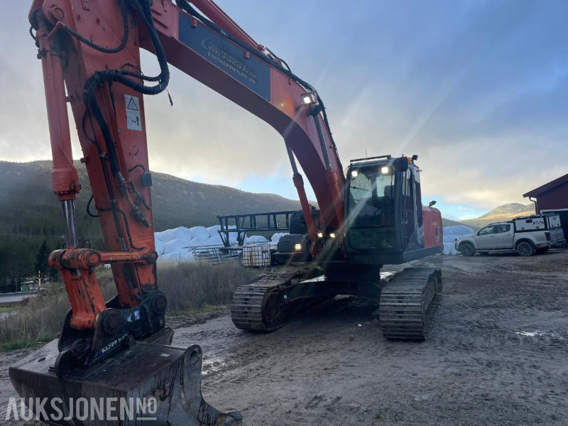 2010 Gravemaskin - Hitachi 250 LC - Ekskavaator: pilt 2 2010 Gravemaskin - Hitachi 250 LC - Ekskavaator: pilt 2