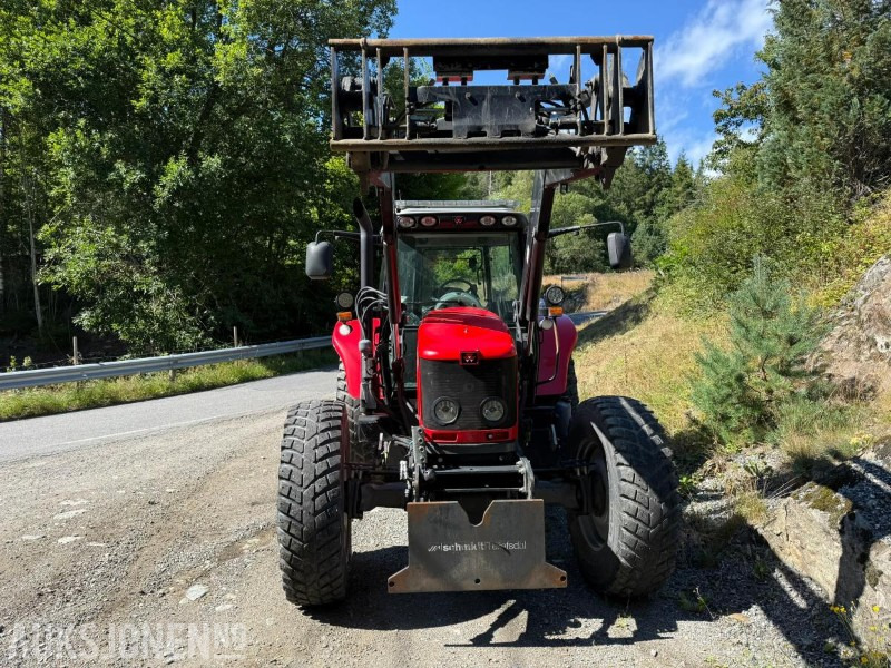 2010 Massey Ferguson 6470 Dyna-6 Brøyteplate laster - Traktor: pilt 2 2010 Massey Ferguson 6470 Dyna-6 Brøyteplate laster - Traktor: pilt 2