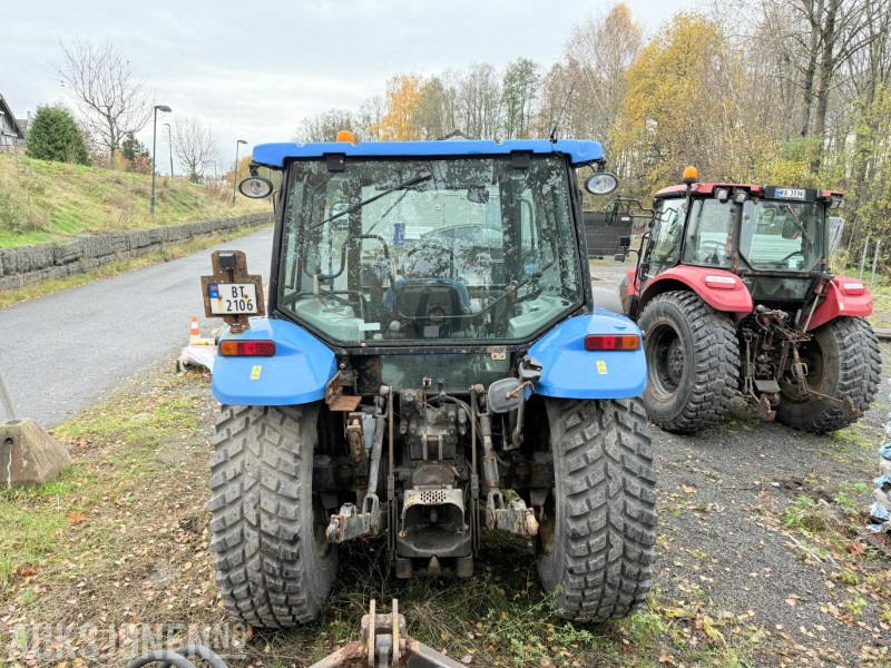 2010 New Holland T5070 traktor / Trima frontlaster / 4X4 - Traktor: pilt 4 2010 New Holland T5070 traktor / Trima frontlaster / 4X4 - Traktor: pilt 4