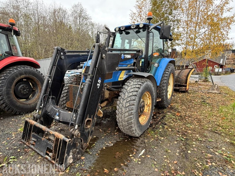 2010 New Holland T5070 traktor / Trima frontlaster / 4X4 - Traktor: pilt 1 2010 New Holland T5070 traktor / Trima frontlaster / 4X4 - Traktor: pilt 1