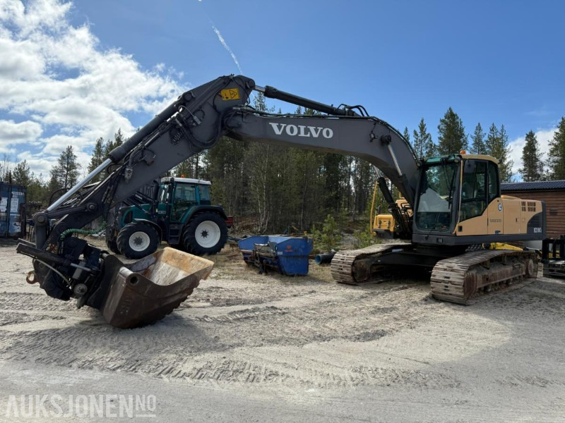 2010 Volvo EC210CL gravemaskin med tiltrotator og 2 skuffer. - Ekskavaator: pilt 1 2010 Volvo EC210CL gravemaskin med tiltrotator og 2 skuffer. - Ekskavaator: pilt 1
