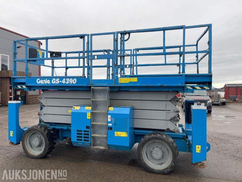 2011 Genie GS 4390 Sakselift, 1698 timer - Platvorm: pilt 4 2011 Genie GS 4390 Sakselift, 1698 timer - Platvorm: pilt 4