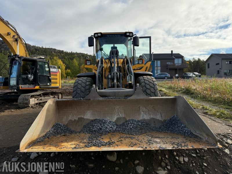 2011 Volvo L70F - Sentralsmøring - Spakestyring - 8830 timer - 13 700kg - Rataslaadur: pilt 2 2011 Volvo L70F - Sentralsmøring - Spakestyring - 8830 timer - 13 700kg - Rataslaadur: pilt 2