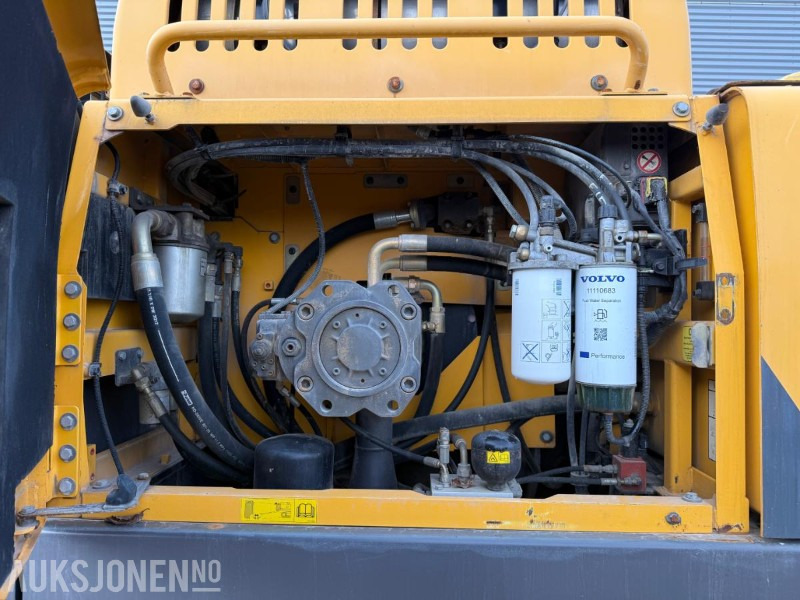 Ekskavaator 2012 Volvo EC380DL BELTEGRAVER 2 SKUFFER.: pilt 15