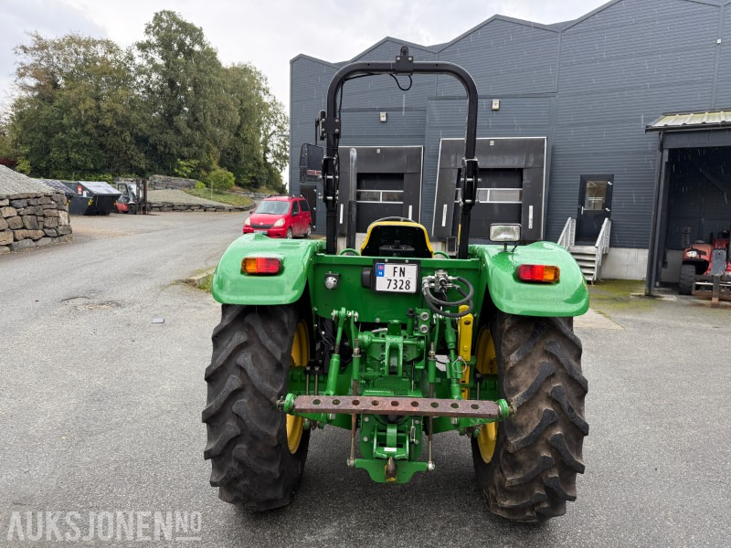 2013 John Deere 5055E 40 km TRAKTOR - Traktor: pilt 4 2013 John Deere 5055E 40 km TRAKTOR - Traktor: pilt 4