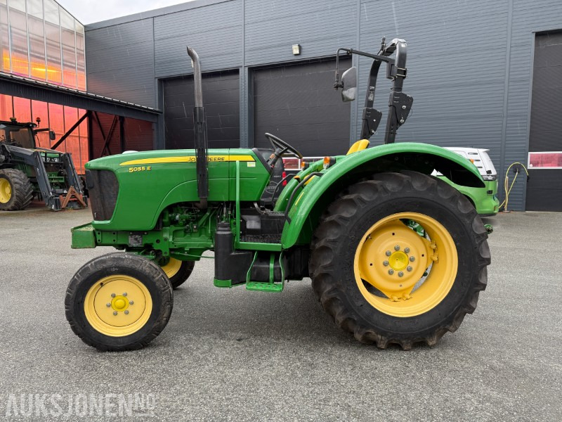 2013 John Deere 5055E 40 km TRAKTOR - Traktor: pilt 2 2013 John Deere 5055E 40 km TRAKTOR - Traktor: pilt 2