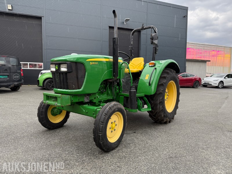 2013 John Deere 5055E 40 km TRAKTOR - Traktor: pilt 1 2013 John Deere 5055E 40 km TRAKTOR - Traktor: pilt 1