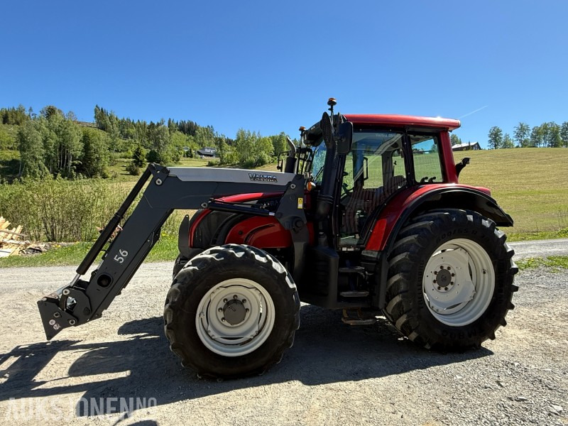 2013 Valtra 8670 traktor - Fjærende fremaksel - Hyttefjæring - 2 seter - Traktor: pilt 2 2013 Valtra 8670 traktor - Fjærende fremaksel - Hyttefjæring - 2 seter - Traktor: pilt 2