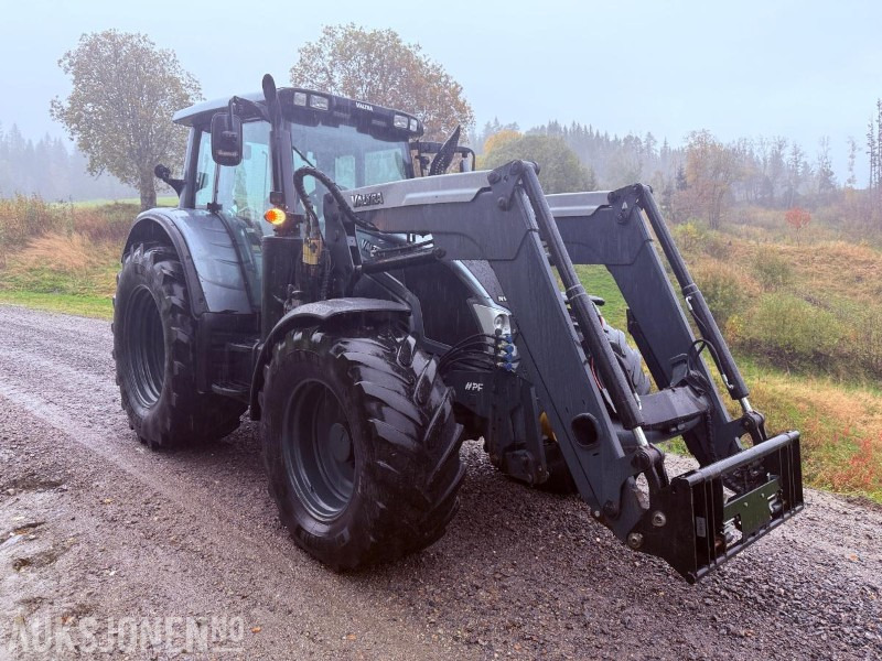 2013 Valtra N143 Direct med fronthydraulikk og kraftuttak(PTO) - Nylig EU godkjent - Traktor: pilt 2 2013 Valtra N143 Direct med fronthydraulikk og kraftuttak(PTO) - Nylig EU godkjent - Traktor: pilt 2