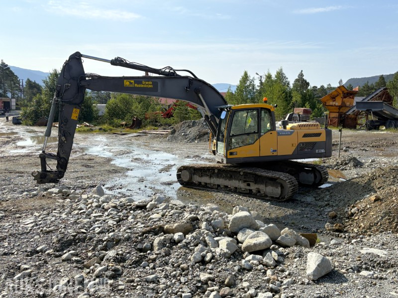 2014 Volvo EC 220DL - 10 656 timer - sertifisert - Ekskavaator: pilt 1 2014 Volvo EC 220DL - 10 656 timer - sertifisert - Ekskavaator: pilt 1