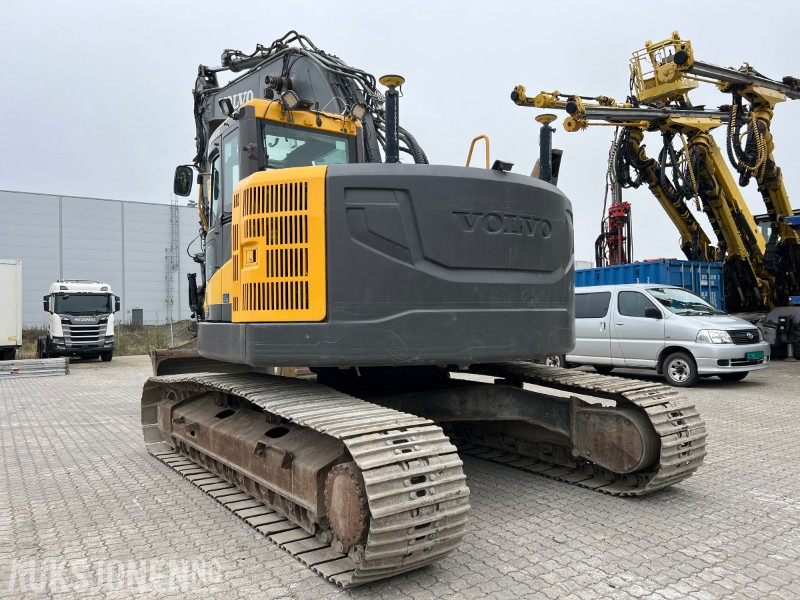 2014 Volvo EC235 DL , Engcon tilt, 2 skuffer, sentralsmøring, dieselvarmer - Ekskavaator: pilt 3 2014 Volvo EC235 DL , Engcon tilt, 2 skuffer, sentralsmøring, dieselvarmer - Ekskavaator: pilt 3