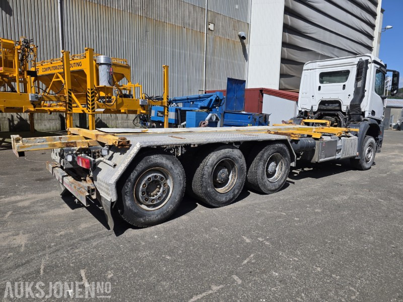 2015 Mercedes-Benz Arocs 3232 chassis / kun 11768 km og 1587 timer - Kabiinišassiiga veoauto: pilt 5 2015 Mercedes-Benz Arocs 3232 chassis / kun 11768 km og 1587 timer - Kabiinišassiiga veoauto: pilt 5