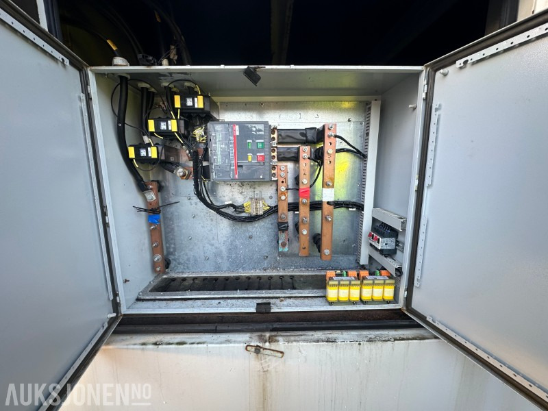 2017 DIESELAGGREGAT I CANOPY 555Kva -400Volt -50 Hz Kun gått 937 timer - Ehitusseade: pilt 2 2017 DIESELAGGREGAT I CANOPY 555Kva -400Volt -50 Hz Kun gått 937 timer - Ehitusseade: pilt 2