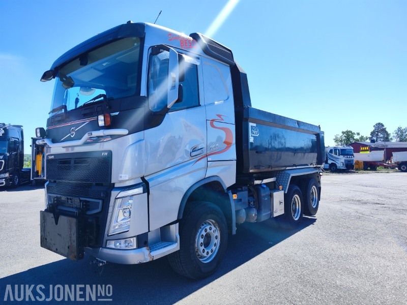 2017 Volvo FH540 6x4 med Norslep dumperkasse – Tandemløft, brøyteopplegg og komplett tilhengeropplegg - Kallurauto: pilt 1 2017 Volvo FH540 6x4 med Norslep dumperkasse – Tandemløft, brøyteopplegg og komplett tilhengeropplegg - Kallurauto: pilt 1