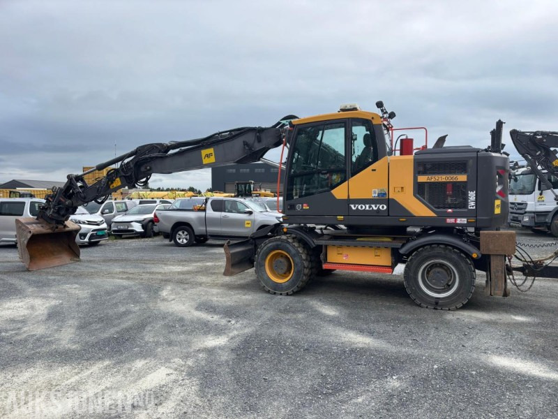 2017 Volvo hjulgraver med tiltrotator og skuffer - Ekskavaator: pilt 1 2017 Volvo hjulgraver med tiltrotator og skuffer - Ekskavaator: pilt 1