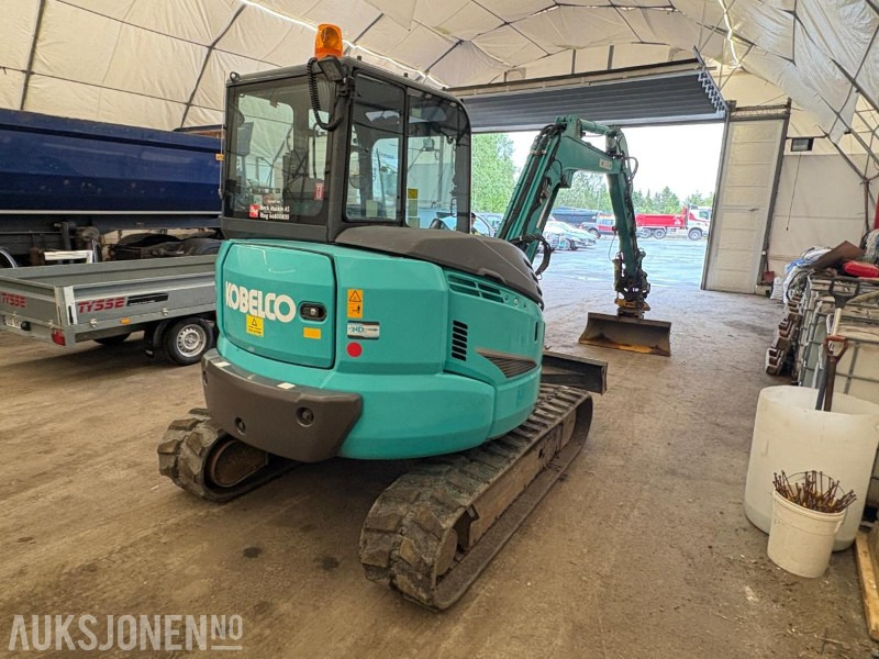 2018 Kobelco SK55SRX-6 - 2 skuffer - tiltrotator - sertifisert til 10/25 - 3 663 motortimer - Ekskavaator: pilt 3 2018 Kobelco SK55SRX-6 - 2 skuffer - tiltrotator - sertifisert til 10/25 - 3 663 motortimer - Ekskavaator: pilt 3