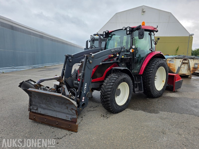 2018 Valtra A94 traktor med mye snøutstyr 981 timer - Traktor: pilt 1 2018 Valtra A94 traktor med mye snøutstyr 981 timer - Traktor: pilt 1