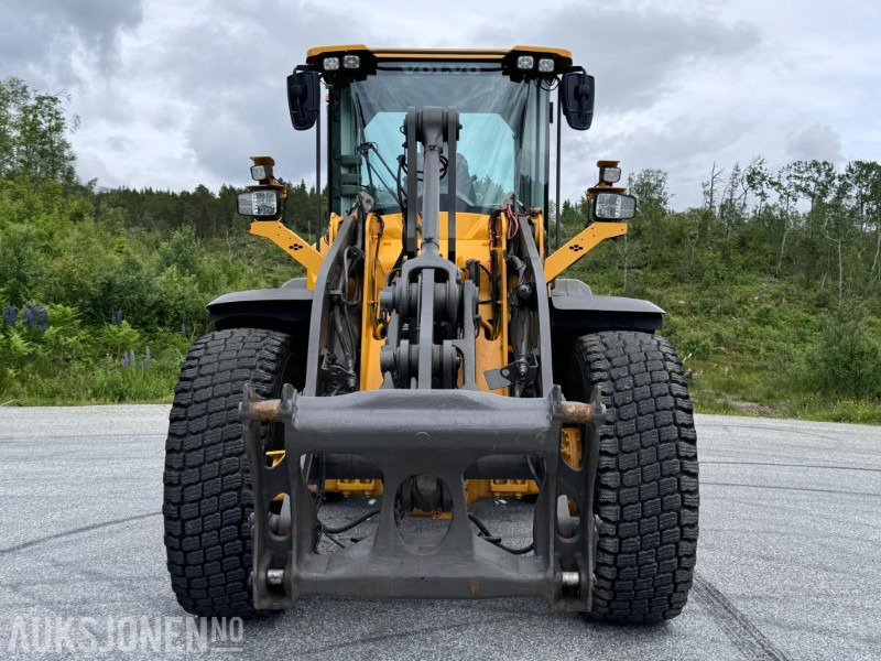 2018 Volvo L90H Hjullaster - Sentralsmøring - Hydraulisk redskapslås - Tilleggshydraulikk - Sertifiseres før salg - Rataslaadur: pilt 2 2018 Volvo L90H Hjullaster - Sentralsmøring - Hydraulisk redskapslås - Tilleggshydraulikk - Sertifiseres før salg - Rataslaadur: pilt 2