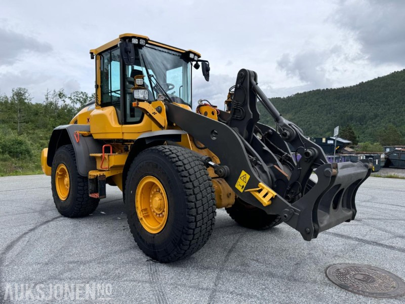 2018 Volvo L90H Hjullaster - Sentralsmøring - Hydraulisk redskapslås - Tilleggshydraulikk - Sertifiseres før salg - Rataslaadur: pilt 3 2018 Volvo L90H Hjullaster - Sentralsmøring - Hydraulisk redskapslås - Tilleggshydraulikk - Sertifiseres før salg - Rataslaadur: pilt 3