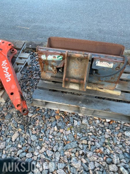 2019 Kubota 1,9 - Stike/gravearm og skuffe - Miniekskavaator: pilt 4 2019 Kubota 1,9 - Stike/gravearm og skuffe - Miniekskavaator: pilt 4