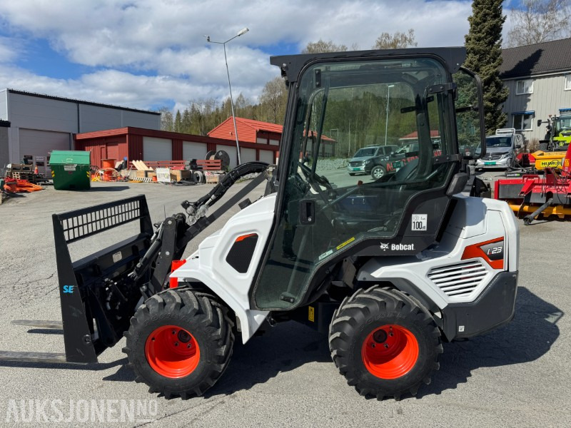 2022 Bobcat L23 kompaktlaster med skuffe, gafler og hydraulisksnøskjær - Kompaktlaadur: pilt 4 2022 Bobcat L23 kompaktlaster med skuffe, gafler og hydraulisksnøskjær - Kompaktlaadur: pilt 4