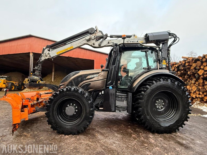 2022 Valtra T155 med Kesla 316T kran og Padagas snøplog - Traktor: pilt 2 2022 Valtra T155 med Kesla 316T kran og Padagas snøplog - Traktor: pilt 2