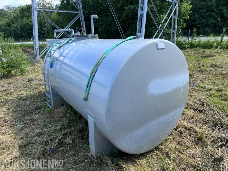 2022 Veratank 10.000 Liter - Dieseltank - Ståltank med dobbelvegg - HDM 80 eco Box - Piusi slangetrommel 10 m slange - OCIO Overfyllingsvern - Ehitusseade: pilt 4 2022 Veratank 10.000 Liter - Dieseltank - Ståltank med dobbelvegg - HDM 80 eco Box - Piusi slangetrommel 10 m slange - OCIO Overfyllingsvern - Ehitusseade: pilt 4
