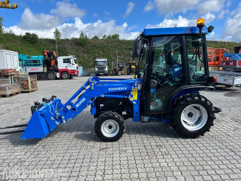 2024 Solis 26 m frontlaster, skuffe pallegaffel - Traktor: pilt 2 2024 Solis 26 m frontlaster, skuffe pallegaffel - Traktor: pilt 2