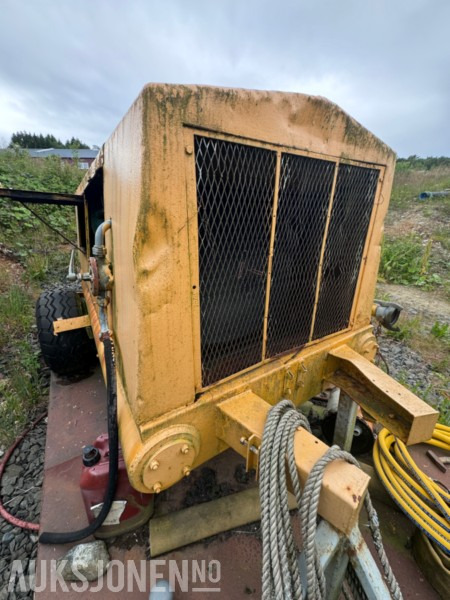 AVA Kmpressor - Volvo Penta motor TD 120 A - 17 m3 - På krokramme - Ehitusseade: pilt 3 AVA Kmpressor - Volvo Penta motor TD 120 A - 17 m3 - På krokramme - Ehitusseade: pilt 3
