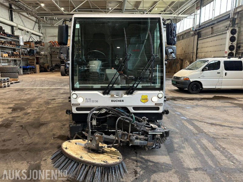 Bucher CityCat 5006 feiemaskin - 160 hk Iveco | Euro 6 | joystick | 4-hjulsstyring | høytrykk - Ehitusseade: pilt 2 Bucher CityCat 5006 feiemaskin - 160 hk Iveco | Euro 6 | joystick | 4-hjulsstyring | høytrykk - Ehitusseade: pilt 2