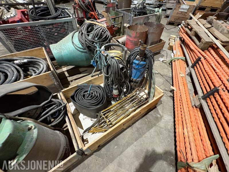 Fligt dreneringspumpe med slanger - Ehitusseade: pilt 1 Fligt dreneringspumpe med slanger - Ehitusseade: pilt 1