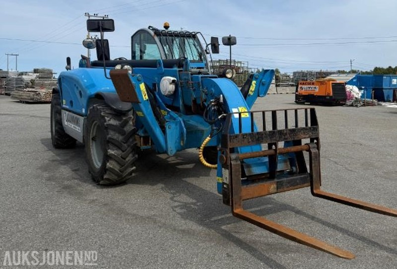 Genie GTH-4017 SX - Teleskoptruck - 4x4 med firehjulssving - Skuffe og pallegafler med hydraulisk bredding - Teleskooplaadur: pilt 2 Genie GTH-4017 SX - Teleskoptruck - 4x4 med firehjulssving - Skuffe og pallegafler med hydraulisk bredding - Teleskooplaadur: pilt 2