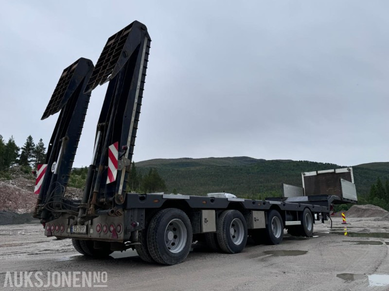 2019 Carnehl CSTV 40-60 - 4 akslet maskinsemi - Manuelt uttrekk - Hydraulisk bredding - Støttelabber bak - Fjernstyring - Haagis: pilt 4 2019 Carnehl CSTV 40-60 - 4 akslet maskinsemi - Manuelt uttrekk - Hydraulisk bredding - Støttelabber bak - Fjernstyring - Haagis: pilt 4