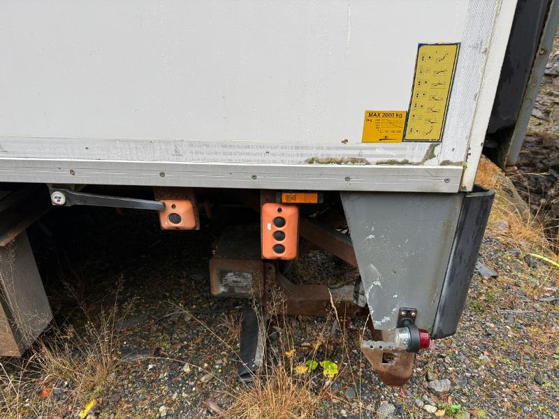 Haagis Bussbygg Frysesemi m/ Thermo King kjøleaggregat og Zepro bakløfter: pilt 10 Haagis Bussbygg Frysesemi m/ Thermo King kjøleaggregat og Zepro bakløfter: pilt 10