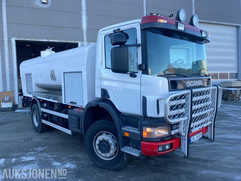 2000 Scania P-serie - Spylebil - Nyrestaurert - 4x4 - Kommunaal-/ Erisõiduk: pilt 2 2000 Scania P-serie - Spylebil - Nyrestaurert - 4x4 - Kommunaal-/ Erisõiduk: pilt 2
