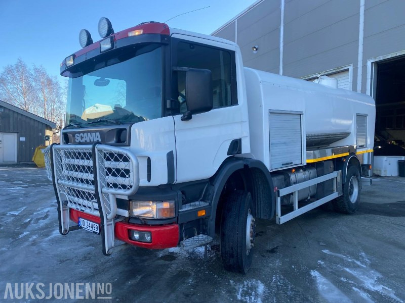 2000 Scania P-serie - Spylebil - Nyrestaurert - 4x4 - Kommunaal-/ Erisõiduk: pilt 1 2000 Scania P-serie - Spylebil - Nyrestaurert - 4x4 - Kommunaal-/ Erisõiduk: pilt 1