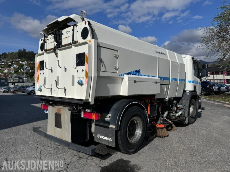 2006 Scania P340 DB - 4X2 - HNA Feiebil - Gått kun 99.688 km - Kommunaal-/ Erisõiduk: pilt 4 2006 Scania P340 DB - 4X2 - HNA Feiebil - Gått kun 99.688 km - Kommunaal-/ Erisõiduk: pilt 4