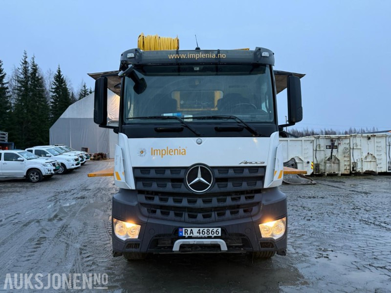 2017 Mercedes-Benz Arocs 3235 8x4, Injeksjonsrigg AMV, EURO 6, påmontert kran - Kommunaal-/ Erisõiduk: pilt 2 2017 Mercedes-Benz Arocs 3235 8x4, Injeksjonsrigg AMV, EURO 6, påmontert kran - Kommunaal-/ Erisõiduk: pilt 2