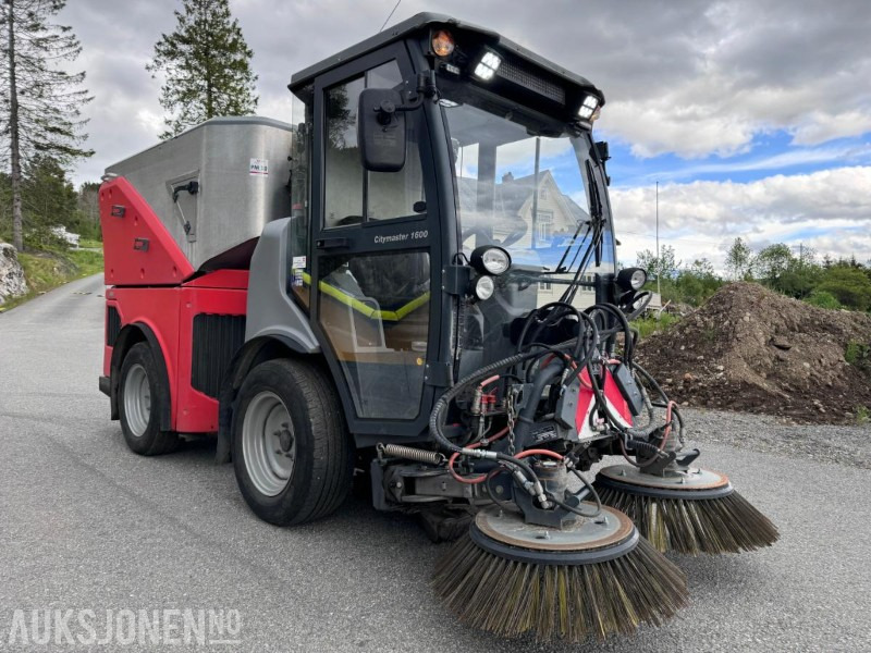 2018 Hako Citymaster 1600 - Vei, gate og gulv feiemaskin - Redskapsbærer med kosteaggregat for gang/vei og børsteaggregat for gulv - Kommunaal-/ Erisõiduk: pilt 3 2018 Hako Citymaster 1600 - Vei, gate og gulv feiemaskin - Redskapsbærer med kosteaggregat for gang/vei og børsteaggregat for gulv - Kommunaal-/ Erisõiduk: pilt 3