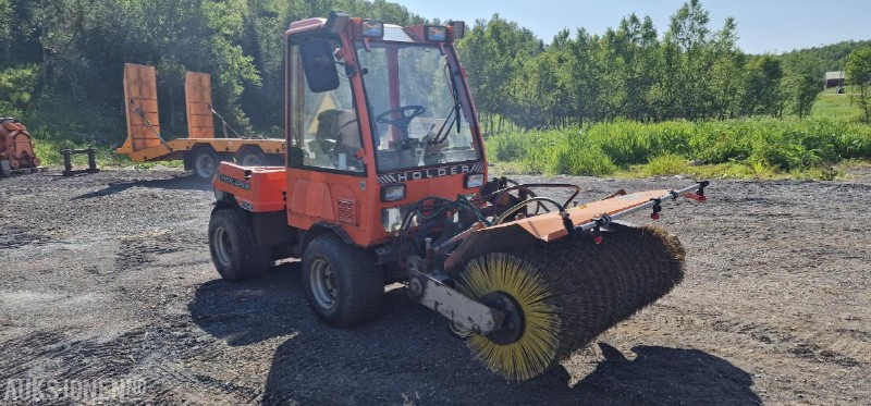Holder C2.42 Minitraktor med feiemaskin - mva fri - Kommunaal-/ Erisõiduk: pilt 2 Holder C2.42 Minitraktor med feiemaskin - mva fri - Kommunaal-/ Erisõiduk: pilt 2