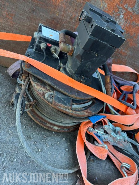 Kranbil Vinsj - ingen minstepris - Kraana: pilt 1 Kranbil Vinsj - ingen minstepris - Kraana: pilt 1