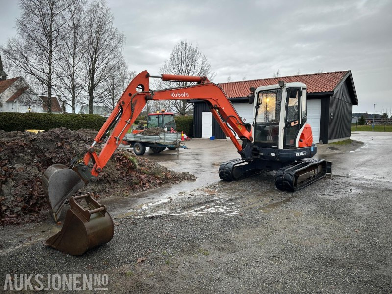 Kubota KX161-3α – 2006 – 3708 timer – 2 skuffer + klype – ca. 5,5 tonn – CE-merket - Miniekskavaator: pilt 1 Kubota KX161-3α – 2006 – 3708 timer – 2 skuffer + klype – ca. 5,5 tonn – CE-merket - Miniekskavaator: pilt 1