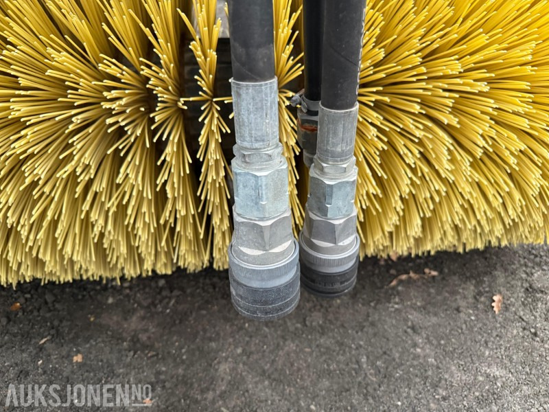 2009 Vilakone kost, Trime-feste, stått på en Wille - Lisaseade - Ehitusmasinad: pilt 5 2009 Vilakone kost, Trime-feste, stått på en Wille - Lisaseade - Ehitusmasinad: pilt 5