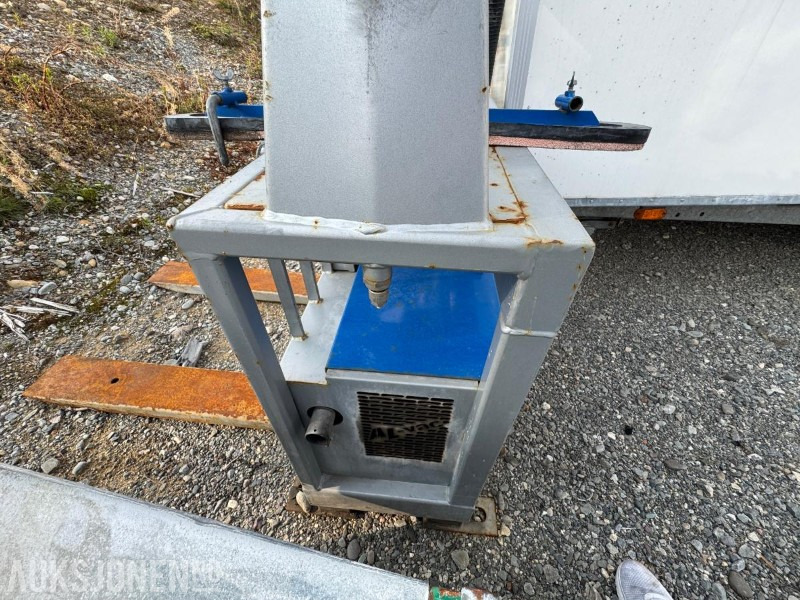 2014 Al-Vac 1600 Flex hydraulic vakuumløfter - Lisaseade - Ehitusmasinad: pilt 3 2014 Al-Vac 1600 Flex hydraulic vakuumløfter - Lisaseade - Ehitusmasinad: pilt 3