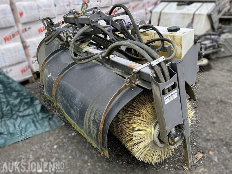 2014 HOLMS SH-3.0 FEIEKOST MED VANNTANKER OG STØVDEMPING - Lisaseade - Ehitusmasinad: pilt 3 2014 HOLMS SH-3.0 FEIEKOST MED VANNTANKER OG STØVDEMPING - Lisaseade - Ehitusmasinad: pilt 3