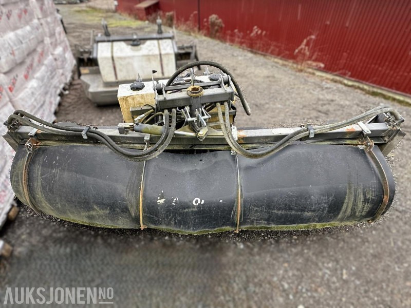 2014 HOLMS SH-3.0 FEIEKOST MED VANNTANKER OG STØVDEMPING - Lisaseade - Ehitusmasinad: pilt 2 2014 HOLMS SH-3.0 FEIEKOST MED VANNTANKER OG STØVDEMPING - Lisaseade - Ehitusmasinad: pilt 2