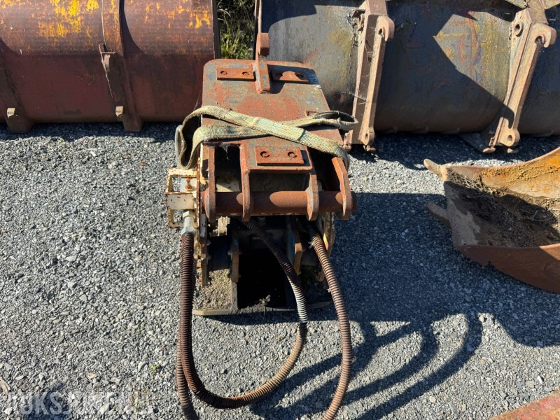 Furukawa vibroplate for gravemaskin med KM20 feste - Lisaseade - Ehitusmasinad: pilt 4 Furukawa vibroplate for gravemaskin med KM20 feste - Lisaseade - Ehitusmasinad: pilt 4